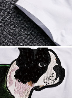 Cute Dog Embroidered O-neck Sheath T-shirt 