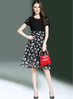 Lace Stitching Floral Print Short Sleeve Skater Dress