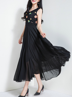 Black Brief Embroidery Sleeveless Maxi Dress