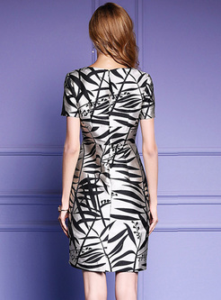 Chic Color-blocked Print V-neck Sheath Dress