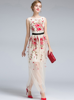 Elegant Sleeveless Embroidery Perspective Maxi Dress