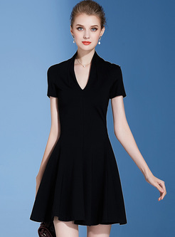 Chic V-neck Waist Big Hem Black Dress