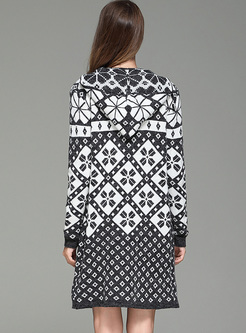 Ethnic Monochrome Embroidery Knitted Coat