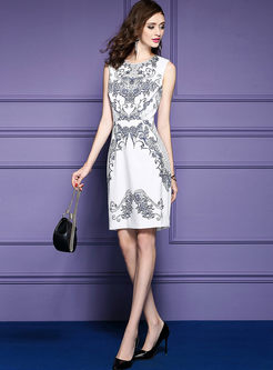 White Vintage Floral Print Sleeveless Bodycon Dress