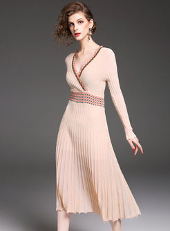 Brief Embroidered V-neck Long Sleeve Maxi Knitted Dress
