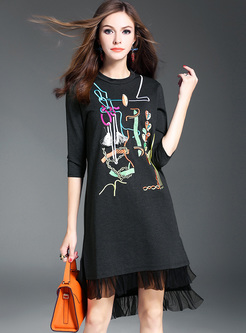 Brief Embroidery Mesh Patched Shift Dress