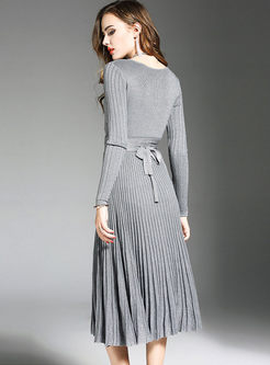 Grey V-neck Slim Belt Pleated Knitting Dress