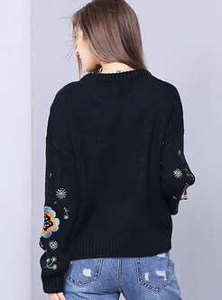 Cute Floral Embroidery O-neck Sweater