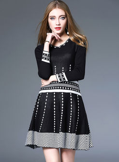 Brief Slim O-neck Long Sleeve Knitted Dress