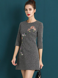 Brief Floral Embroidery O-neck Skater Dress