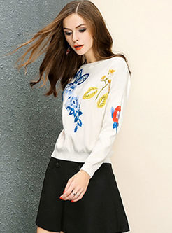 Sweet Embroidery O-neck Long Sleeve Sweater