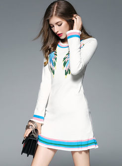 Sweet Embroidery Stringy Selvedge Knitted Dress