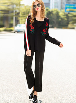 Street Loose V-neck Embroidery Sweater