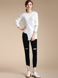 White O-neck Asymmetric Hem Sweater