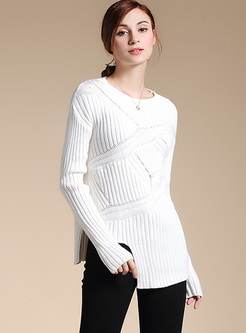 White O-neck Asymmetric Hem Sweater
