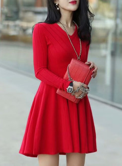 Slim Red V-neck Asymmetric Hem Knitted Dress