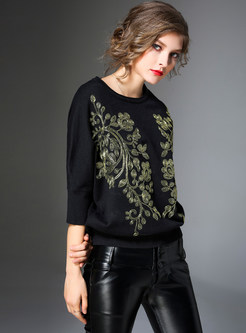 Causal O-neck Three Quarters Sleeve Embroidered T-shirt