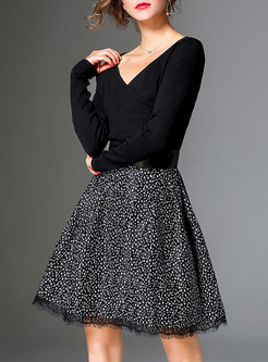 V-neck Knitted Top & Print Lace Selvedge Skirt