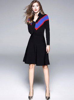 Brief Color-blocked Stand Collar Knitted Dress
