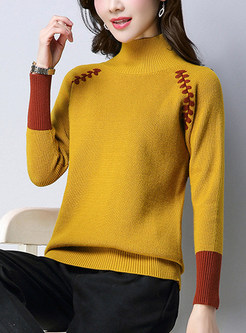 Brief Turtle Neck Contrast Color Sweater