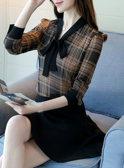 Chic Grid Tied-collar Blouse