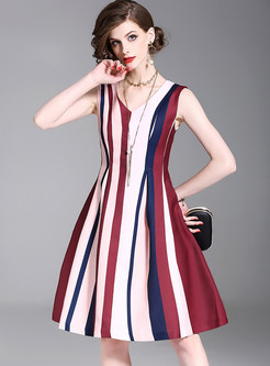Stylish Hit Color V-neck Sleeveless A-line Dress
