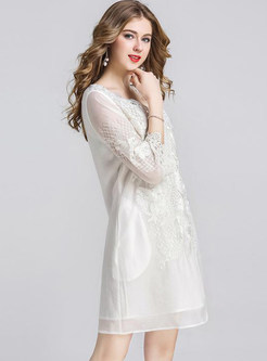 White V-neck Lace Splicing Shift Dress