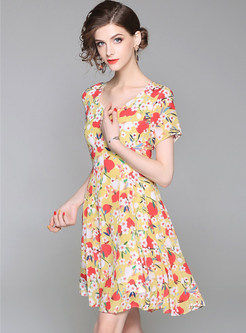 Floral Print V-neck Short Sleeve Skater Dress