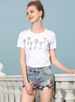 Brief Embroidered Short Sleeve T-shirt