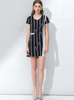 Brief Striped Print Short Sleeve Dress
