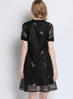 Casual Embroidery Mesh Stitching T-shirt Dress