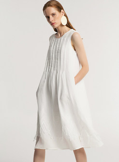 White Sleeveless Embroidery Shift Dress