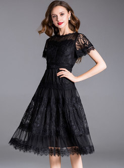 Black Lace Embroidery Waist Midi Dress