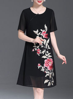 Black Embroidery Short Sleeve Shift Dress