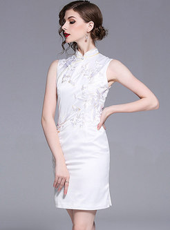 White Ethnic Embroidery Stand Collar Sheath Dress