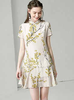 White Elegant Wintersweet Print Stand Collar Dress