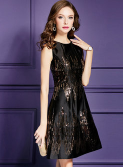 Black Slim Embroidery Sleeveless Prom Dress