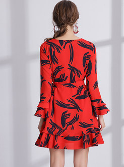 Elegant Print V-neck Flare Sleeve Mini Layered Dress