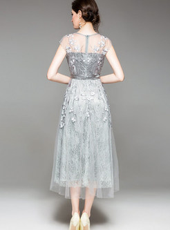 Chic Lace-Paneled Sleeveless Maxi Dress
