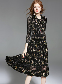 Stylish V-neck Floral Lace Splicing Pleated Dress