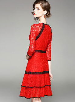 Color-blocked Slim Layered Lace Dress