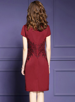 O-neck Short Sleeve Embroidered Waist Dress