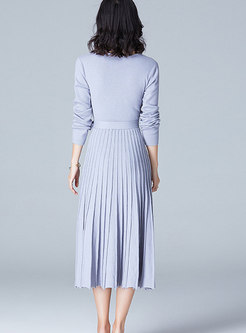 V-neck Long Sleeve Pleated Knitted Dress