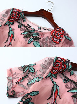 O-neck Gauze Embroidered Waist Slim Maxi Dress