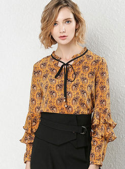 Chic Print Ruffled Collar Tied Blouse