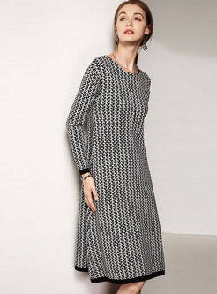 Loose Grid O-neck Knitted Dress