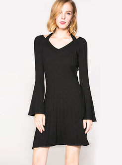  Black V-neck Flare Sleeve Slim Knitted Mini Dress