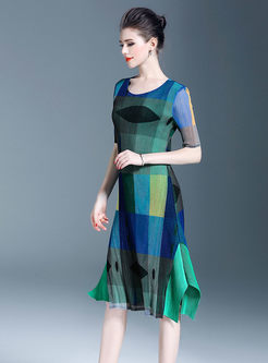 Color-blocked Print O-neck Slit Pleated Dress