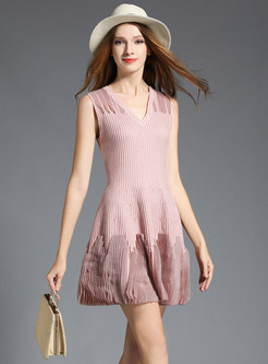 Pink V-neck Sleeveless Gauze Knitted Slim Mini Dress