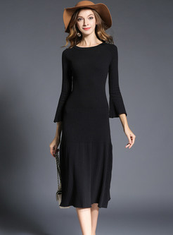 Black Crew-neck Solid Open-Back Fit Flare Knitted Dress